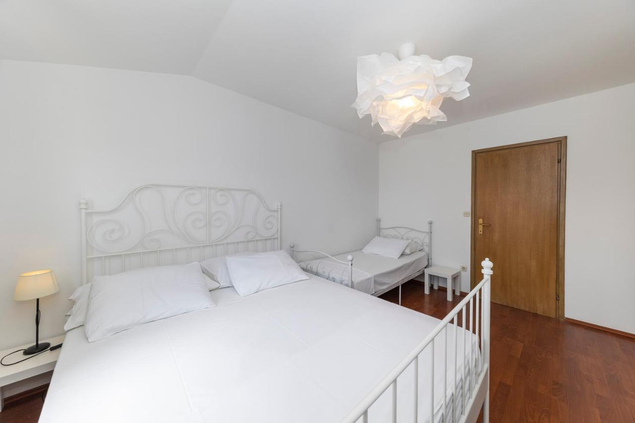 Apartment Maestral *